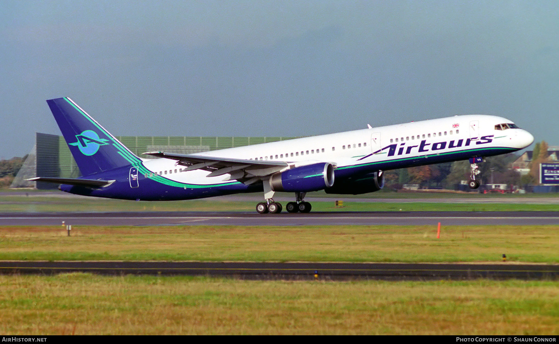 Aircraft Photo of G-CSVS | Boeing 757-236 | Airtours International | AirHistory.net #766359