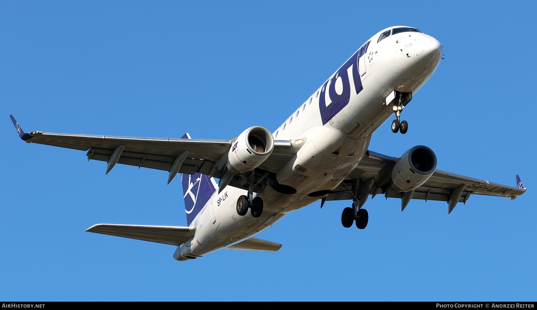 Aircraft Photo of SP-LIK | Embraer 175LR (ERJ-170-200LR) | LOT Polish Airlines - Polskie Linie Lotnicze | AirHistory.net #766423