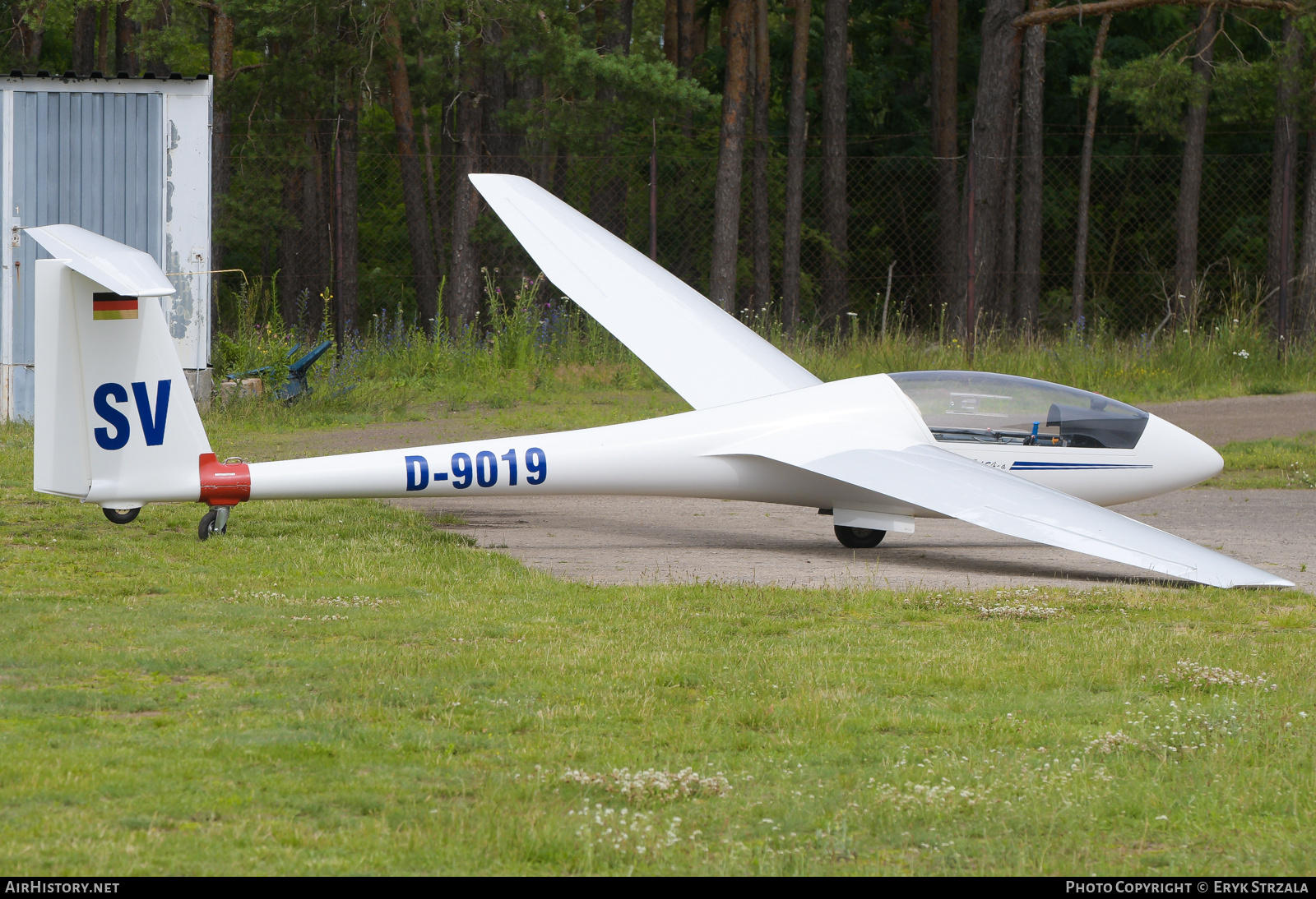 Aircraft Photo of D-9019 | Rolladen-Schneider LS-4B | AirHistory.net #766595