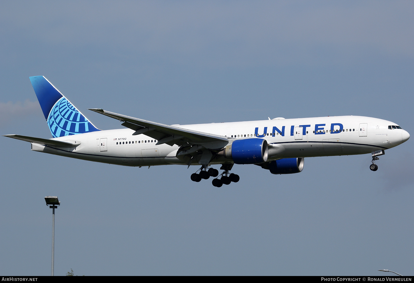 Aircraft Photo of N77012 | Boeing 777-224/ER | United Airlines | AirHistory.net #766632
