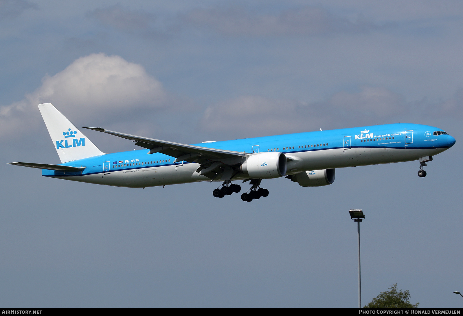 Aircraft Photo of PH-BVW | Boeing 777-300/ER | KLM - Royal Dutch Airlines | AirHistory.net #766636