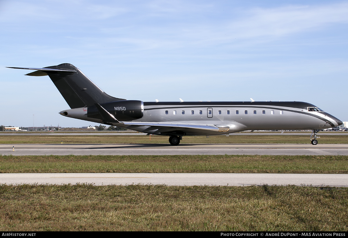 Aircraft Photo of N85D | Bombardier Global Express (BD-700-1A10) | AirHistory.net #766762