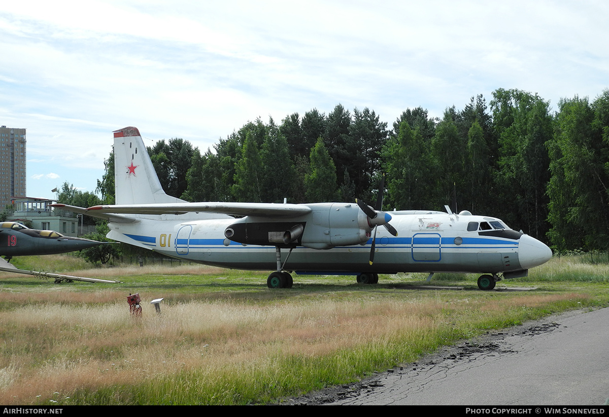 Aircraft Photo of 01 yellow | Antonov An-24B | Belarus - Air Force | AirHistory.net #766819