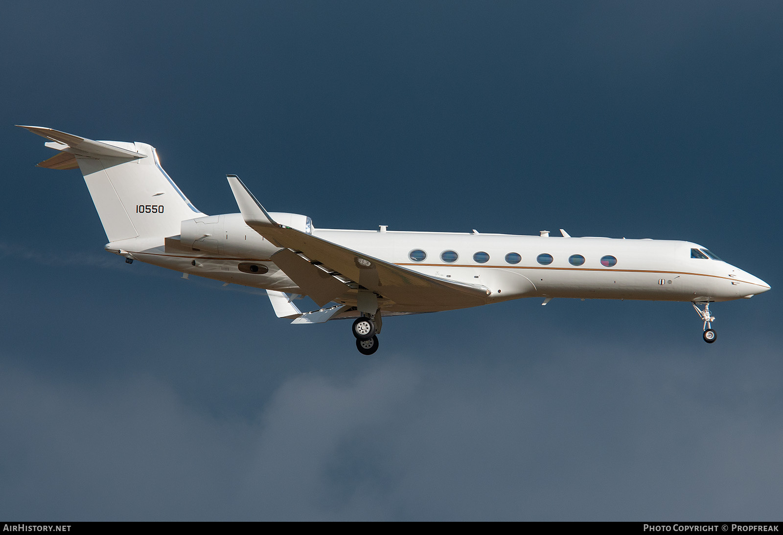 Aircraft Photo of 11-0550 / 10550 | Gulfstream Aerospace C-37B Gulfstream G550 (G-V-SP) | USA - Air Force | AirHistory.net #767105