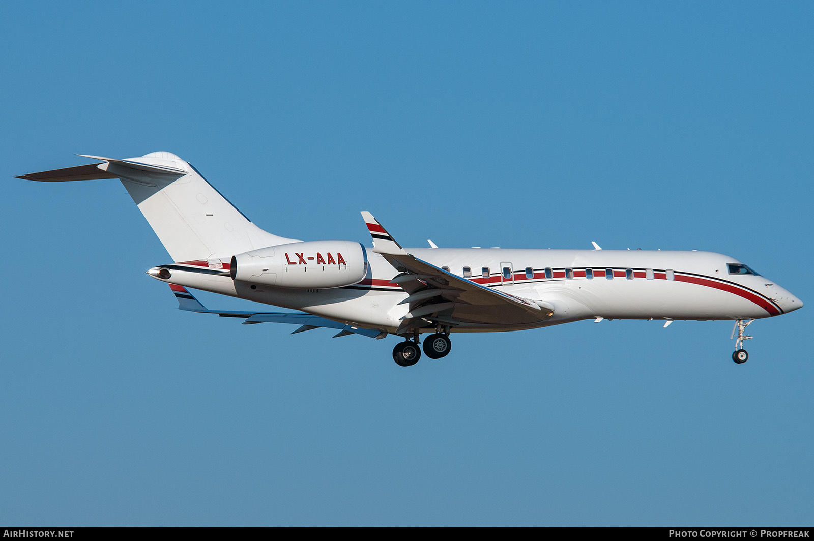 Aircraft Photo of LX-AAA | Bombardier Global Express (BD-700-1A10) | AirHistory.net #767125