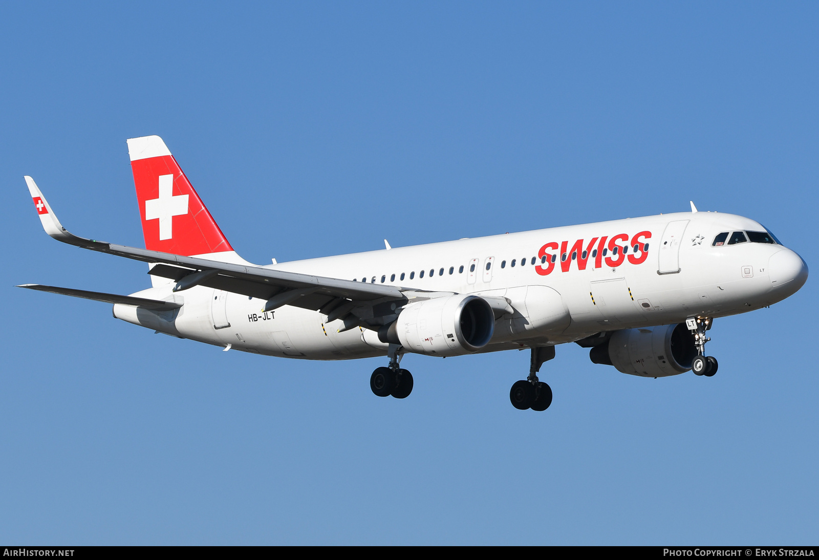 Aircraft Photo of HB-JLT | Airbus A320-214 | Swiss International Air Lines | AirHistory.net #767127