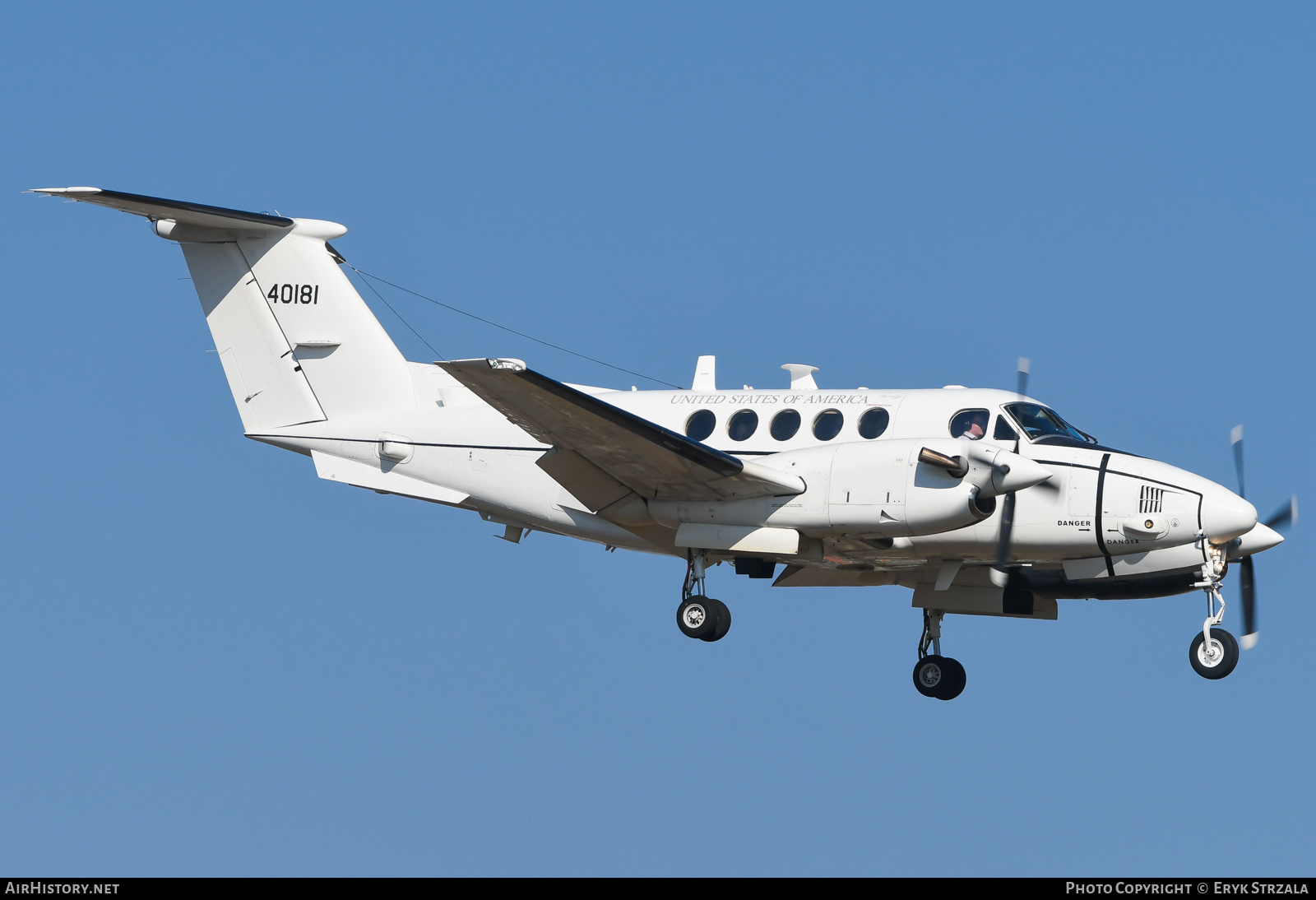Aircraft Photo of 84-0181 / 40181 | Beech C-12U-3 Huron (B200C) | USA - Army | AirHistory.net #767128