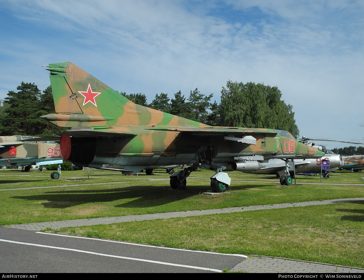Aircraft Photo of 06 red | Mikoyan-Gurevich MiG-27K | Belarus - Air Force | AirHistory.net #767139