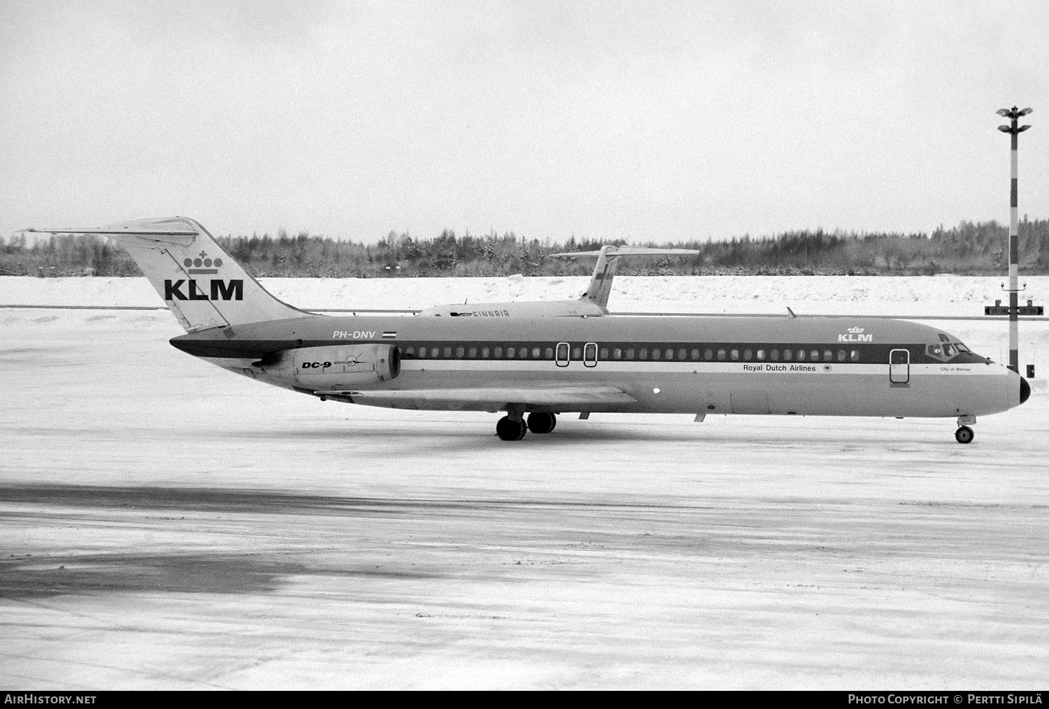 Aircraft Photo of PH-DNV | McDonnell Douglas DC-9-32 | KLM - Royal Dutch Airlines | AirHistory.net #767231