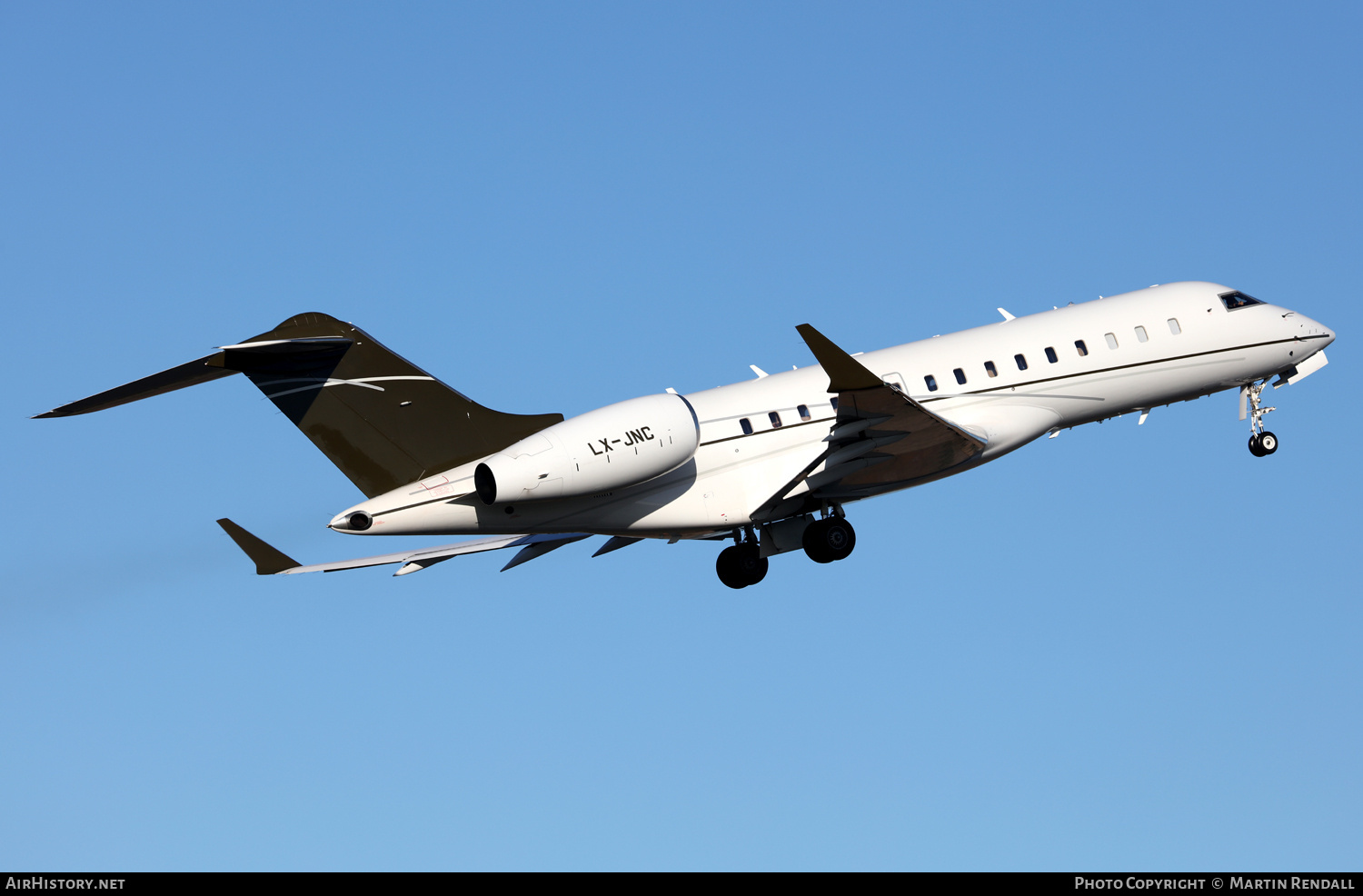Aircraft Photo of LX-JNC | Bombardier Global Express XRS (BD-700-1A10) | AirHistory.net #767346