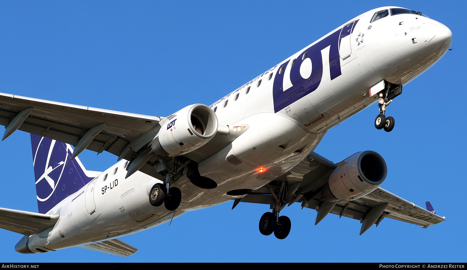 Aircraft Photo of SP-LID | Embraer 175STD (ERJ-170-200STD) | LOT Polish Airlines - Polskie Linie Lotnicze | AirHistory.net #767453