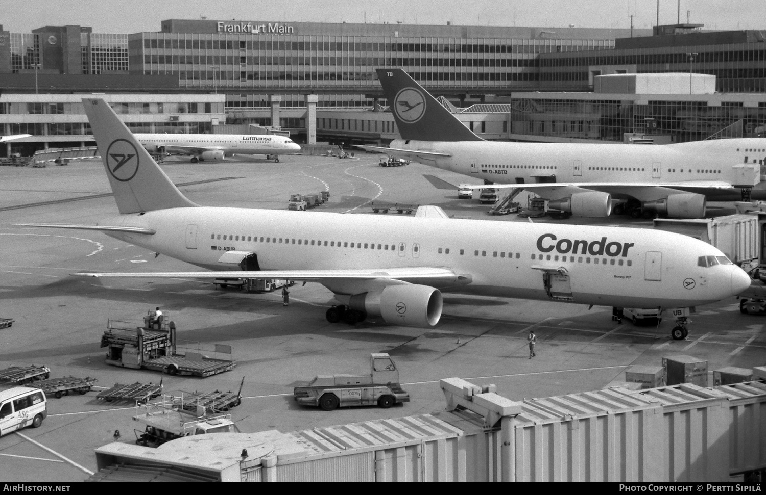 Aircraft Photo of D-ABUB | Boeing 767-330/ER | Condor Flugdienst | AirHistory.net #767588