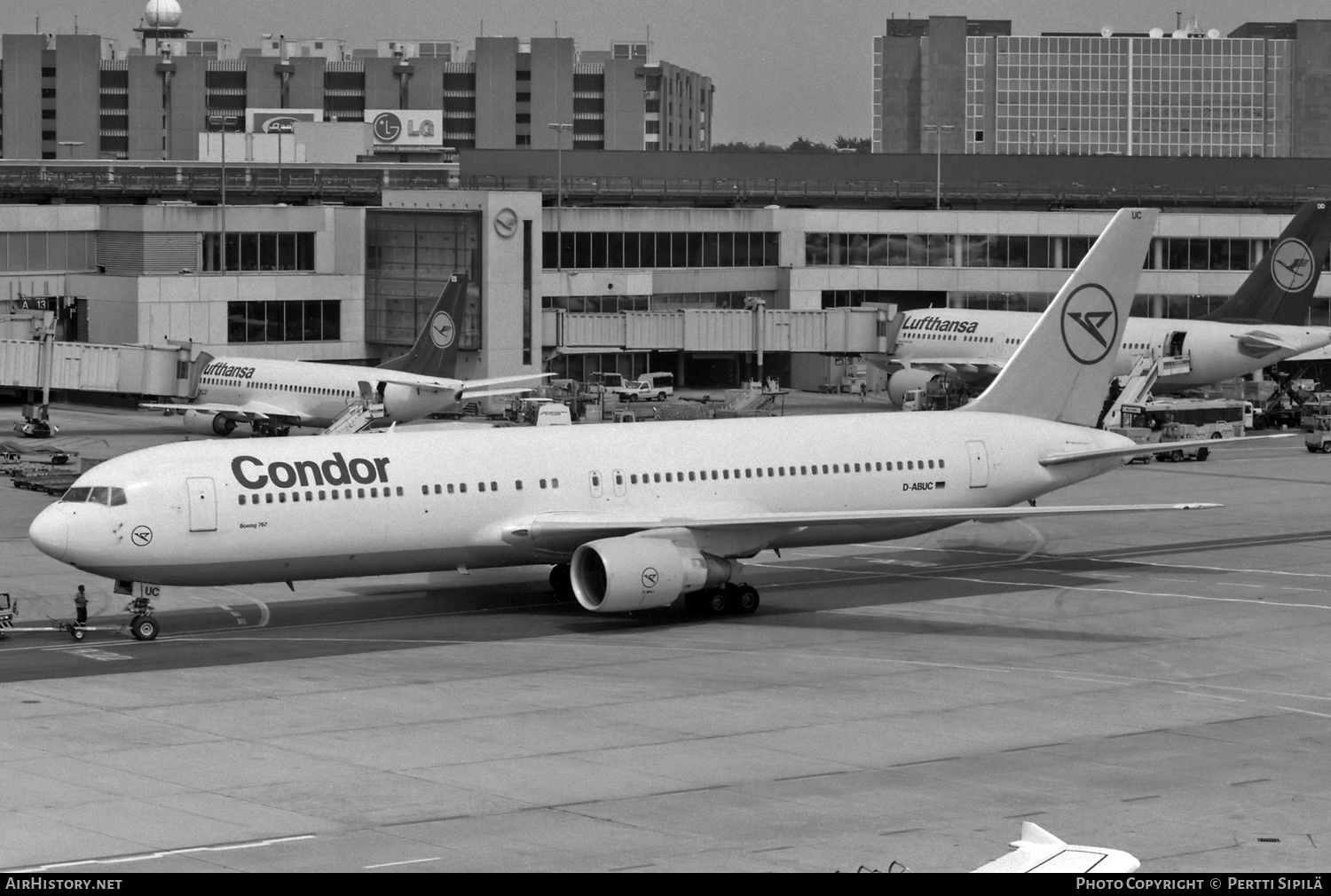 Aircraft Photo of D-ABUC | Boeing 767-330/ER | Condor Flugdienst | AirHistory.net #767612