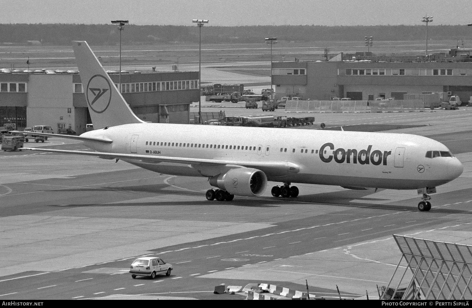 Aircraft Photo of D-ABUH | Boeing 767-330/ER | Condor Flugdienst | AirHistory.net #767628