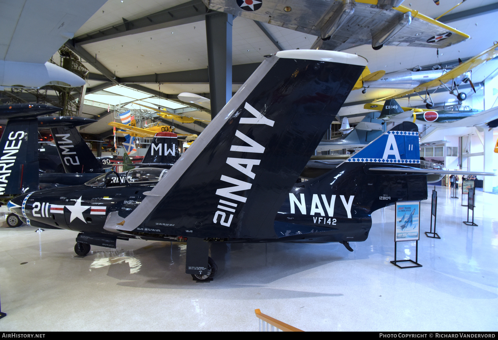 Aircraft Photo of 128109 | Grumman F9F-7 Cougar | USA - Navy | AirHistory.net #767792
