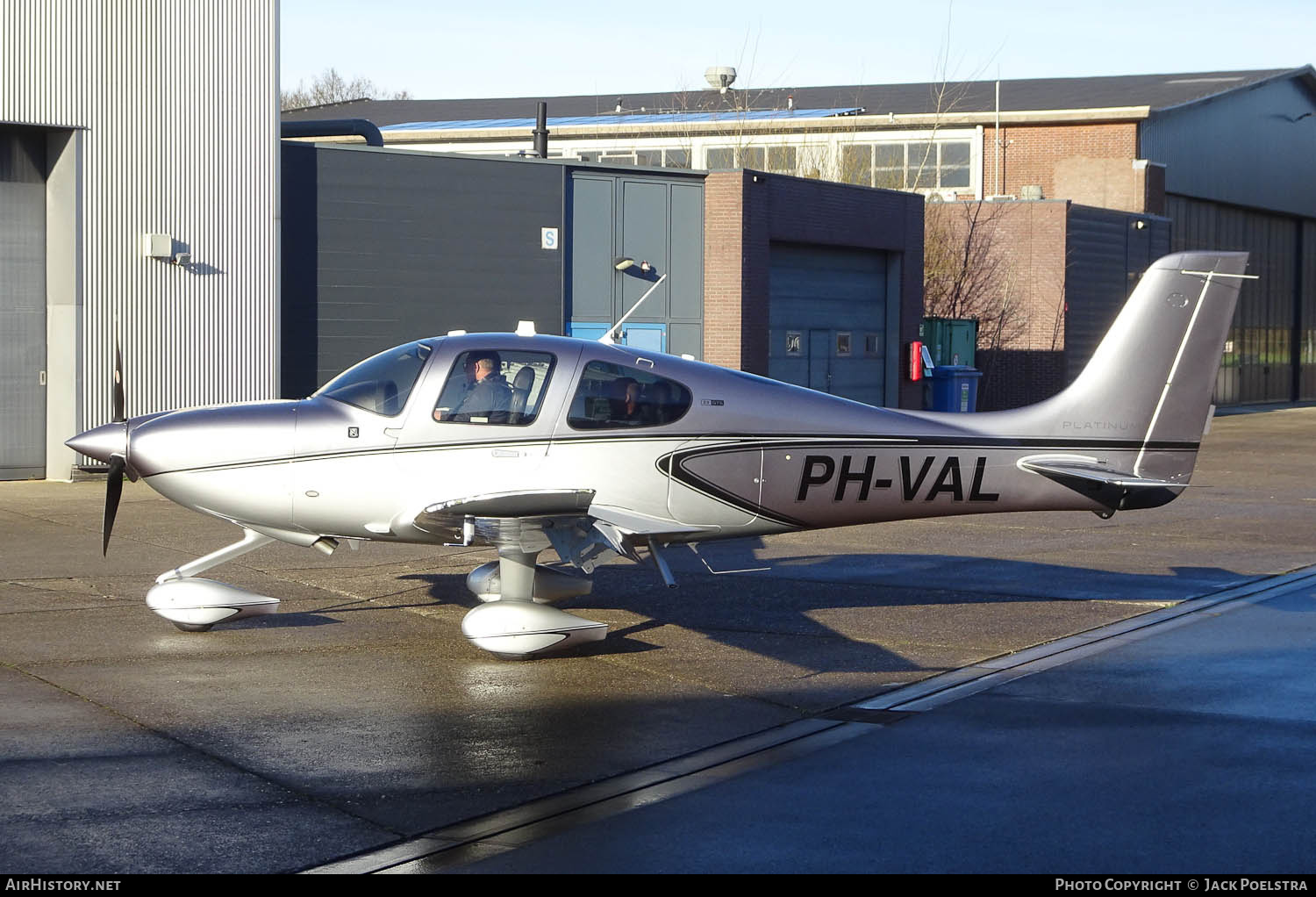 Aircraft Photo of PH-VAL | Cirrus SR-22 G6-GTS Platinum | AirHistory.net #767822