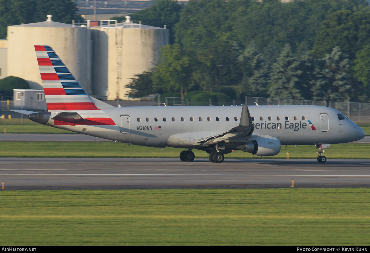 Aircraft Photo of N210NN | Embraer 175LR (ERJ-170-200LR) | American Eagle | AirHistory.net #767859
