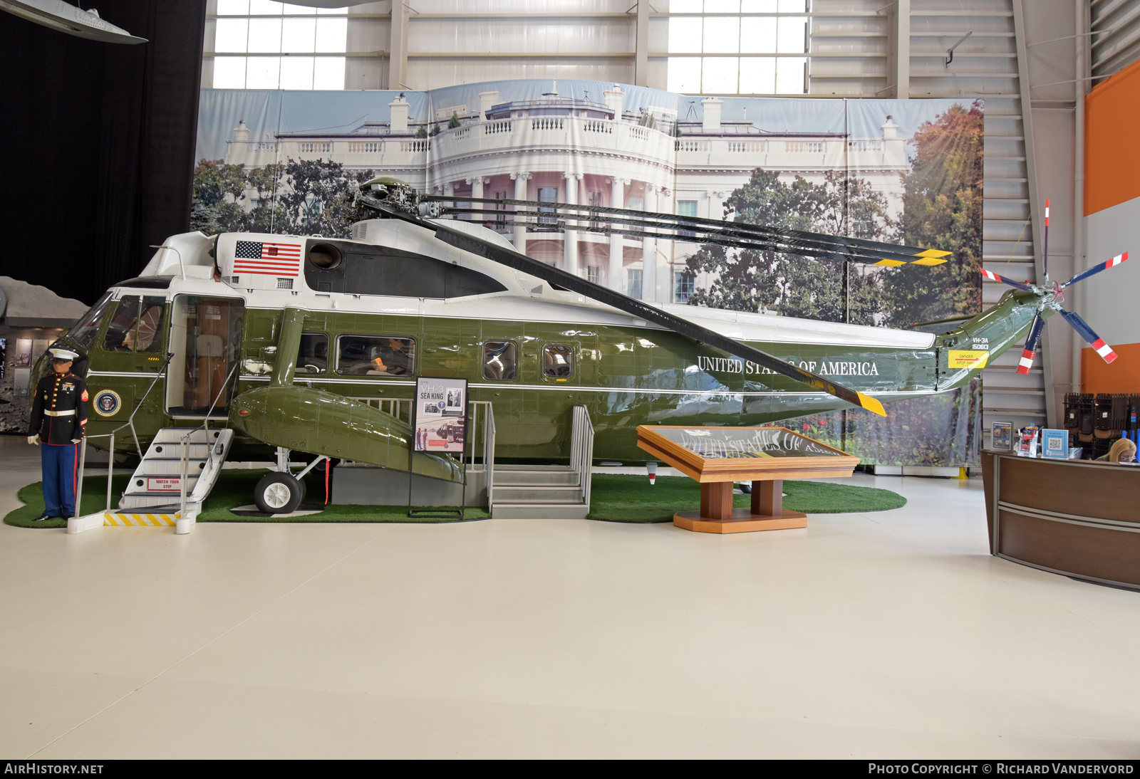 Aircraft Photo of 150613 | Sikorsky VH-3A Sea King (S-61B) | USA - Marines | AirHistory.net #767896