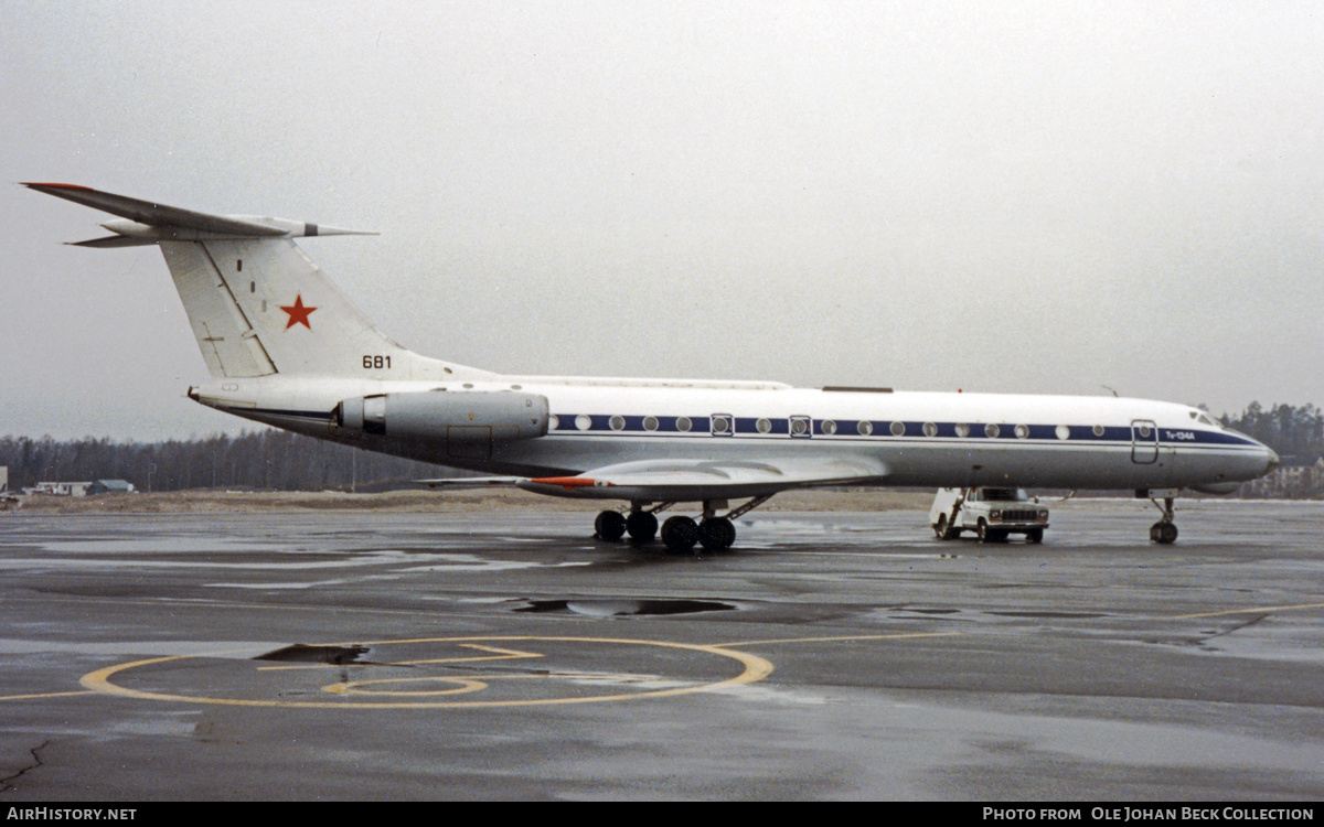 Aircraft Photo of 681 | Tupolev Tu-134AK | Soviet Union - Air Force | AirHistory.net #767969