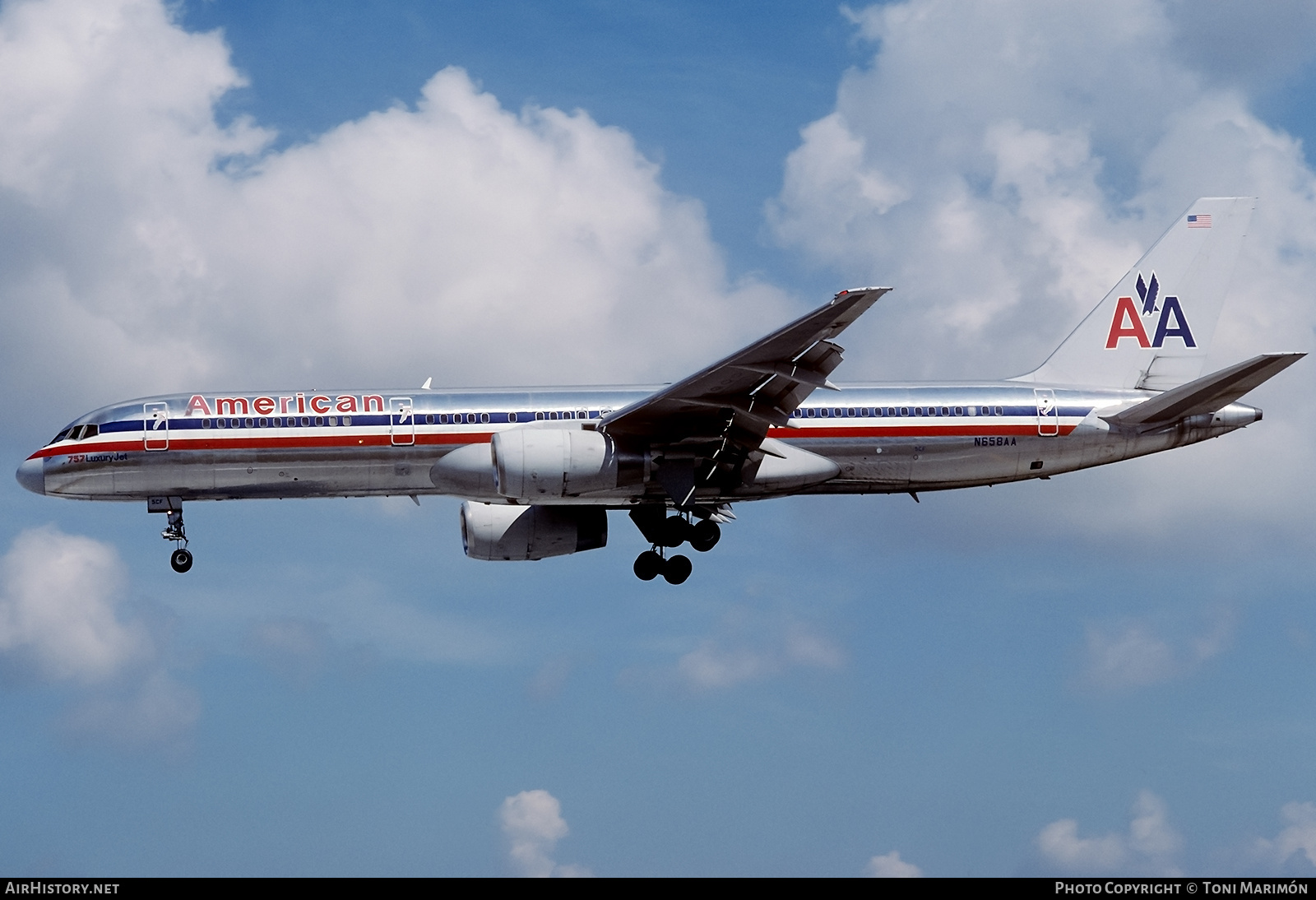 Aircraft Photo of N658AA | Boeing 757-223 | American Airlines | AirHistory.net #767974