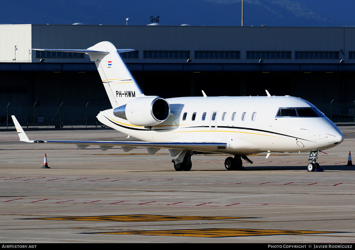 Aircraft Photo of PH-HWM | Bombardier Challenger 605 (CL-600-2B16) | AirHistory.net #768303