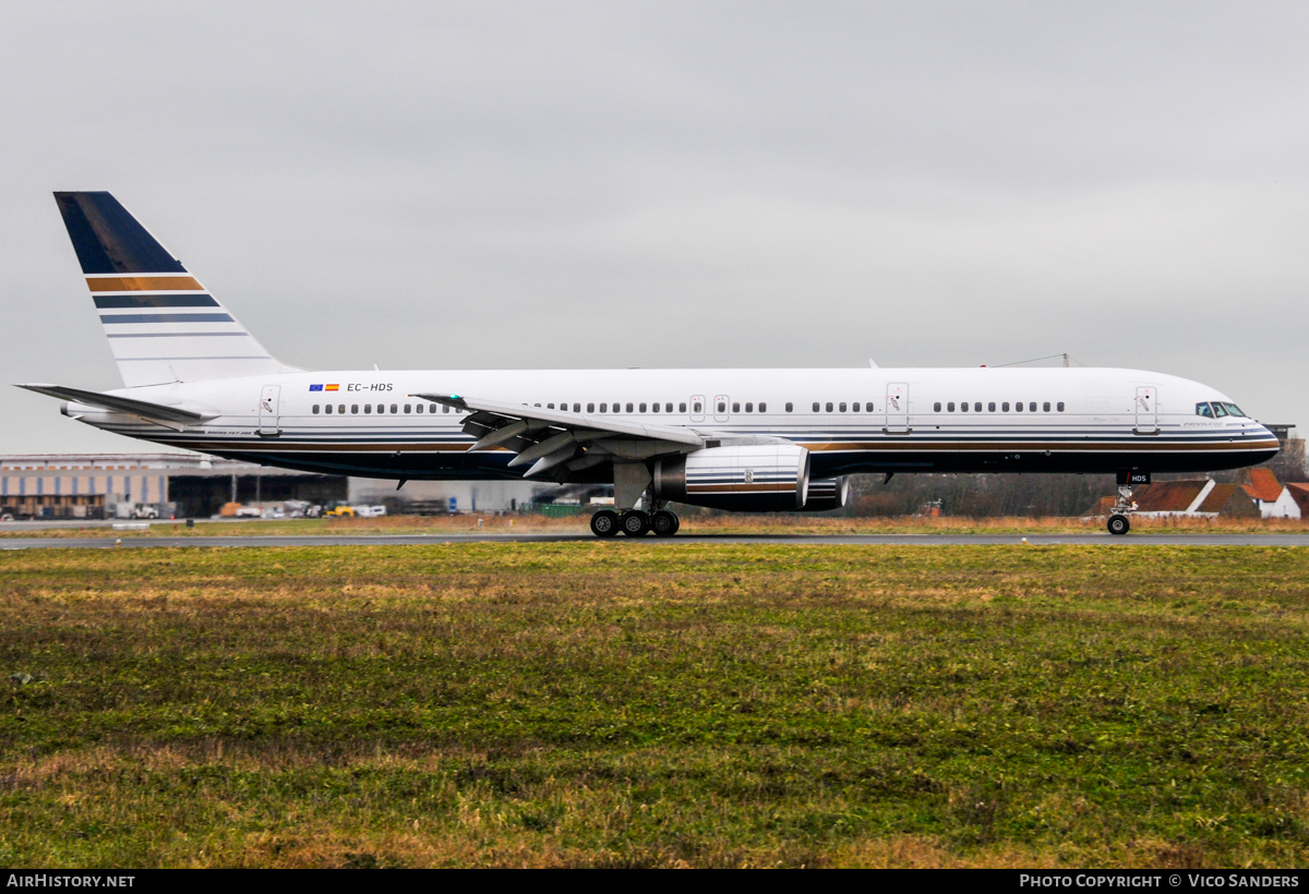 Aircraft Photo of EC-HDS | Boeing 757-256 | Privilege Style | AirHistory.net #768373