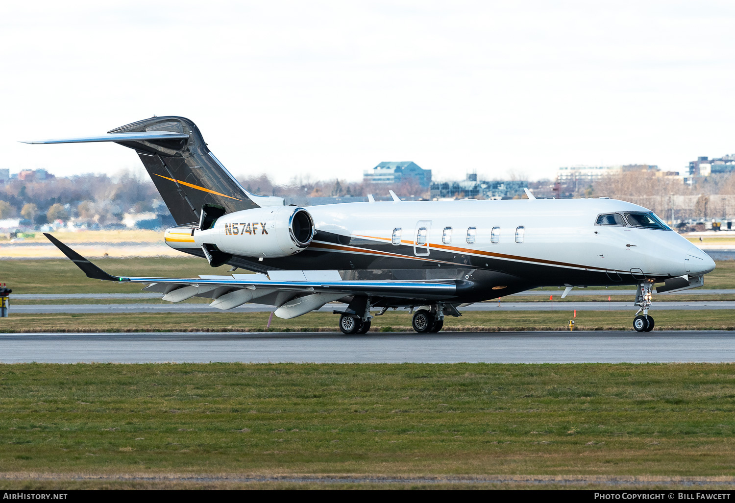 Aircraft Photo of N574FX | Bombardier Challenger 350 (BD-100-1A10) | AirHistory.net #768449