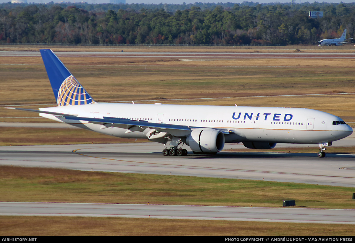 Aircraft Photo of N74007 | Boeing 777-224/ER | United Airlines | AirHistory.net #768503