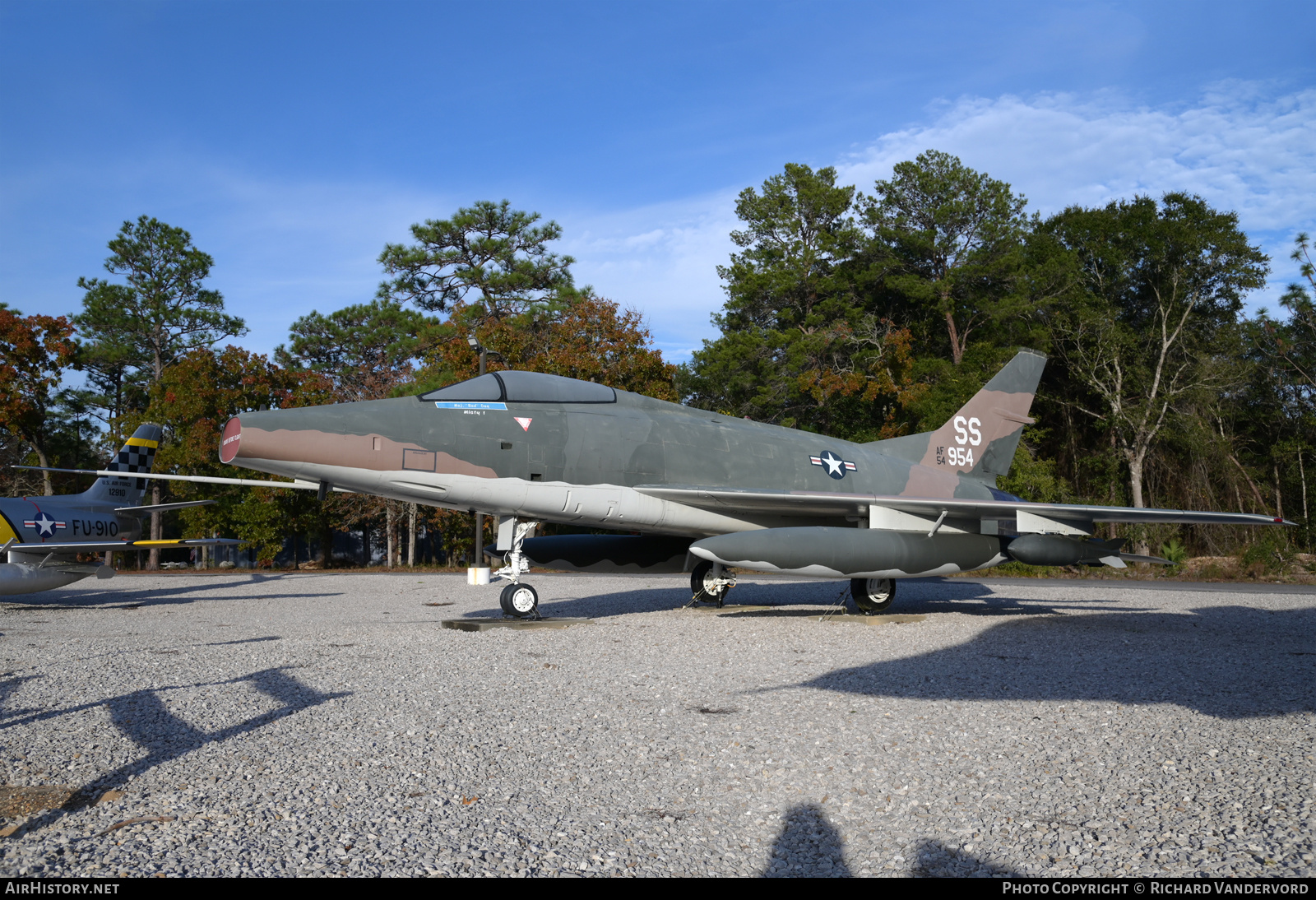 Aircraft Photo of 54-1954 / AF54-954 | North American F-100C Super Sabre | USA - Air Force | AirHistory.net #768593