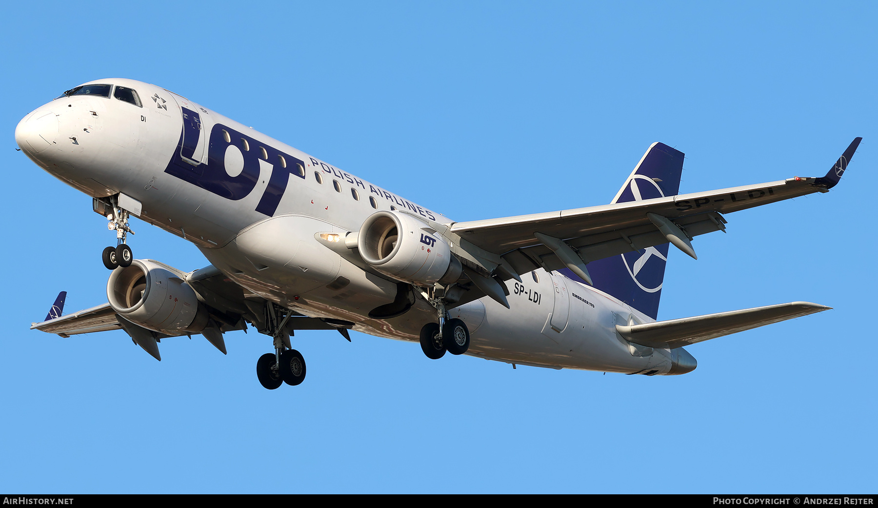 Aircraft Photo of SP-LDI | Embraer 170LR (ERJ-170-100LR) | LOT Polish Airlines - Polskie Linie Lotnicze | AirHistory.net #768679