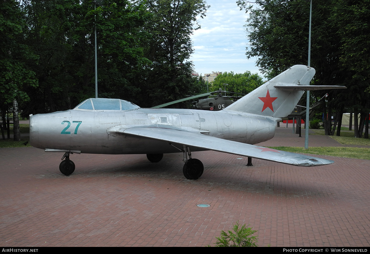 Aircraft Photo of 27 green | Mikoyan-Gurevich MiG-15bis | Soviet Union - Air Force | AirHistory.net #768707