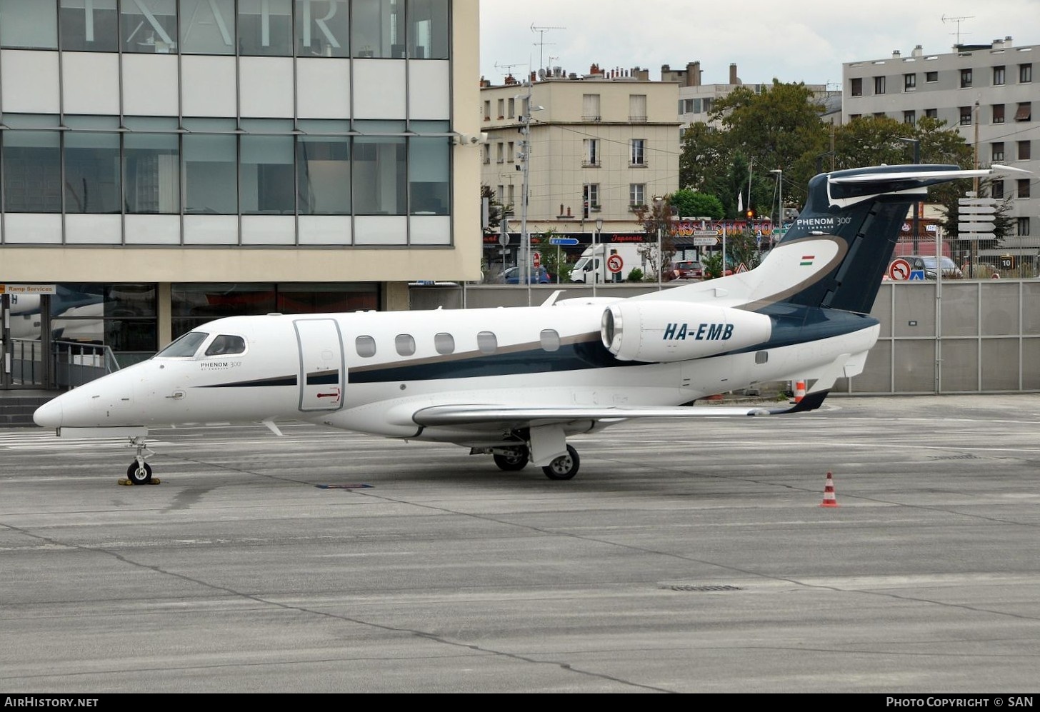 Aircraft Photo of HA-EMB | Embraer EMB-505 Phenom 300 | AirHistory.net #768801