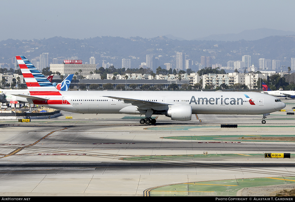 Aircraft Photo of N729AN | Boeing 777-323/ER | American Airlines | AirHistory.net #768869