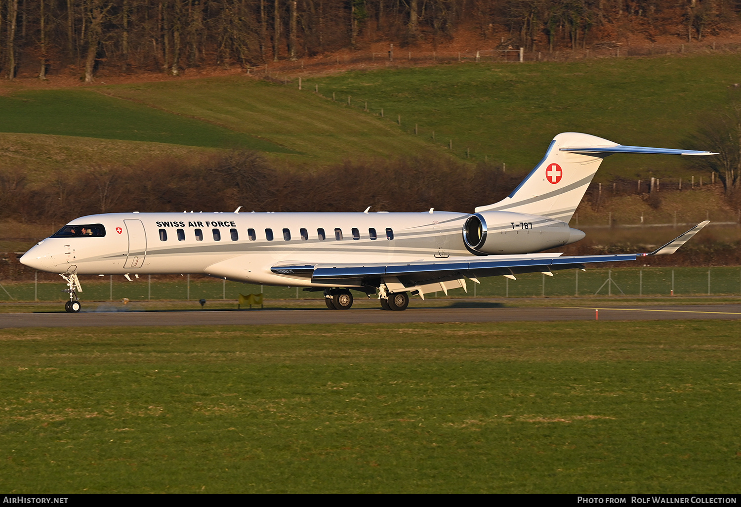 Aircraft Photo of T-787 | Bombardier Global 7500 (BD-700-2A12) | Switzerland - Air Force | AirHistory.net #769113