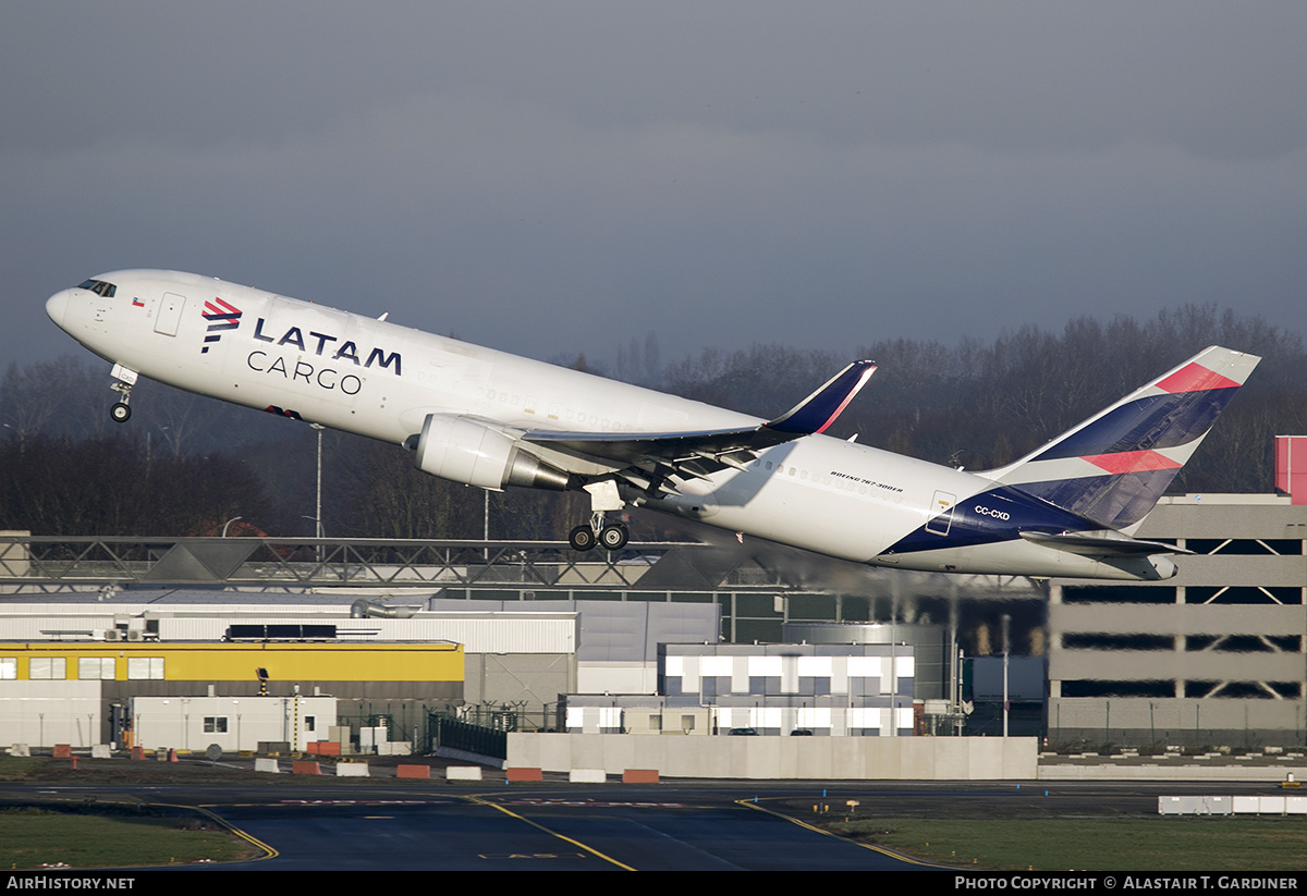 Aircraft Photo of CC-CXD | Boeing 767-316/ER(BCF) | LATAM Cargo | AirHistory.net #769228