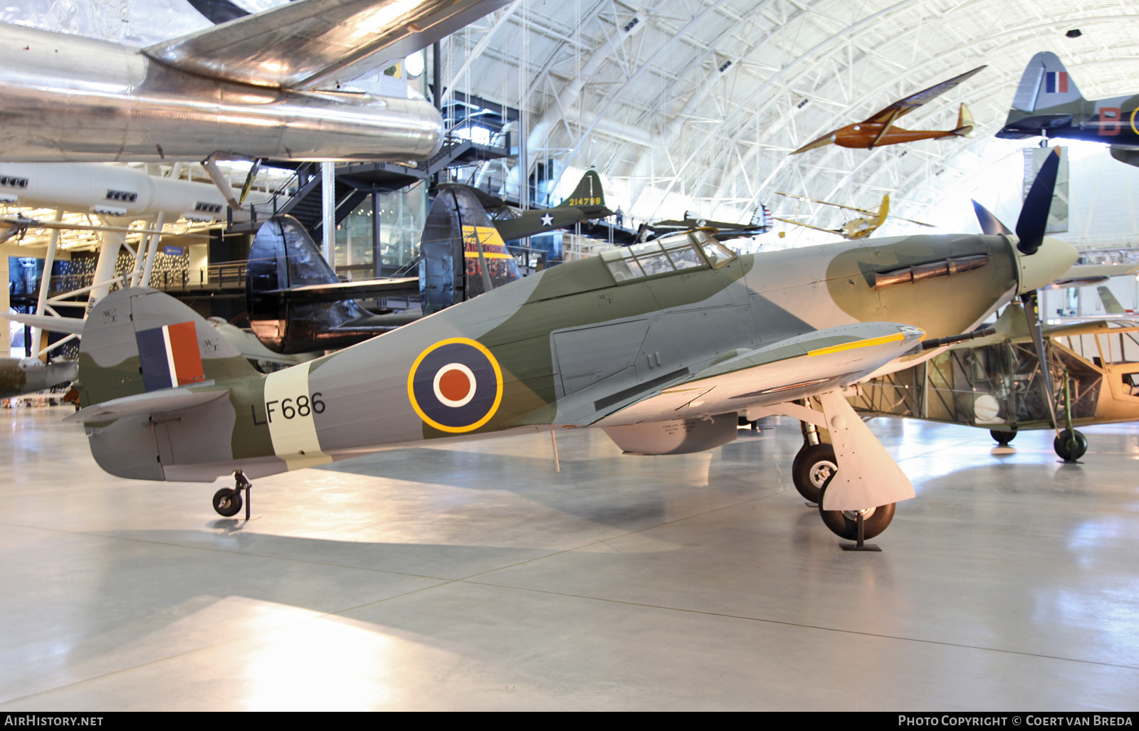 Aircraft Photo of LF686 | Hawker Hurricane Mk2C | UK - Air Force | AirHistory.net #769452