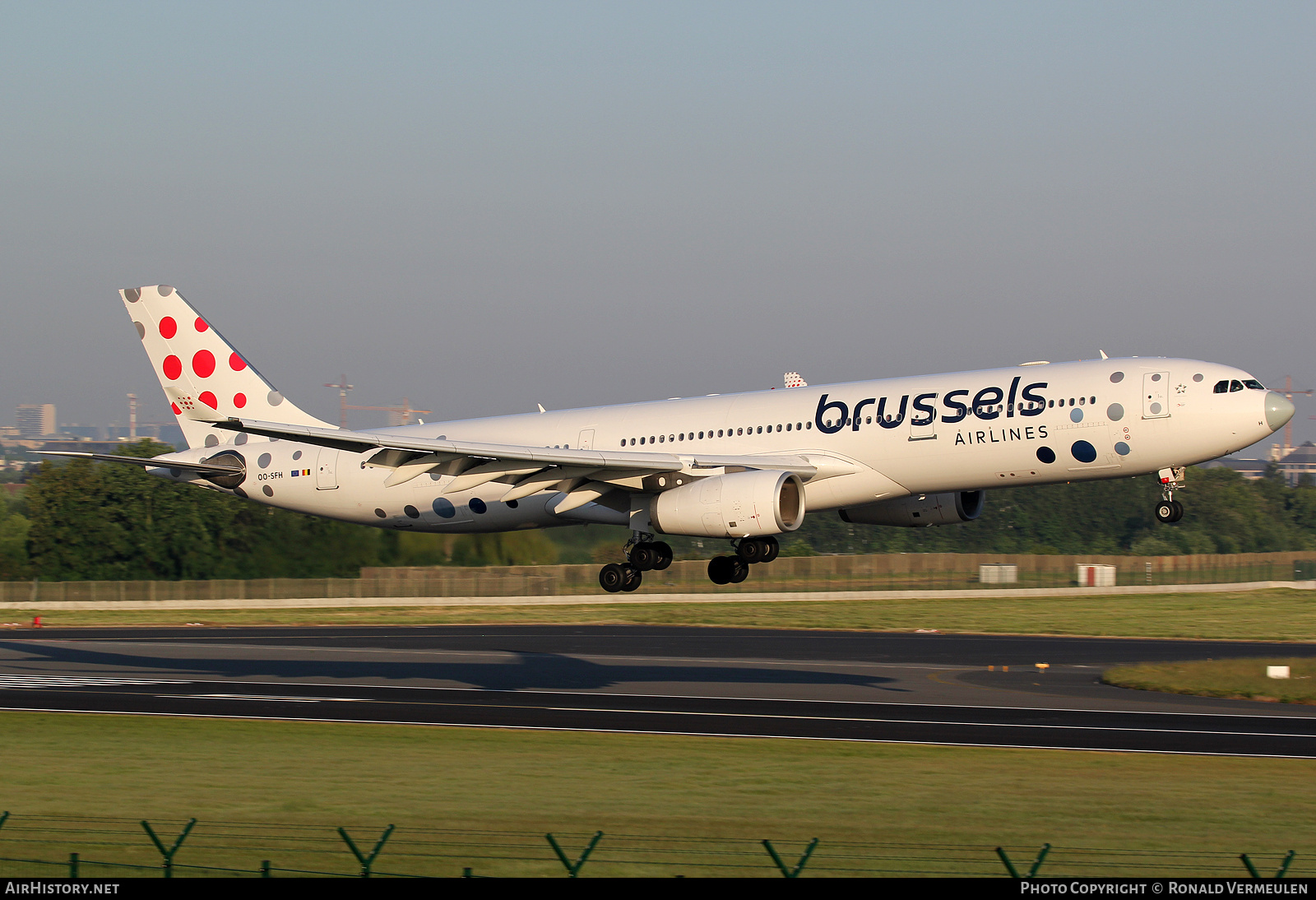Aircraft Photo of OO-SFH | Airbus A330-342 | Brussels Airlines | AirHistory.net #769762