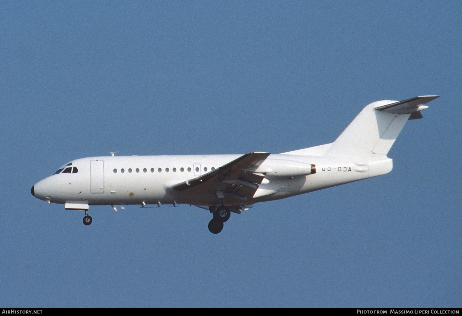 Aircraft Photo of OO-DJA | Fokker F28-3000 Fellowship | AirHistory.net #769852