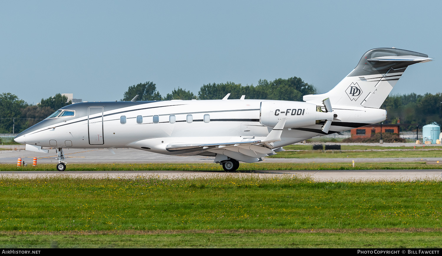 Aircraft Photo of C-FDDI | Bombardier Challenger 300 (BD-100-1A10) | Double Diamond Acres | AirHistory.net #769965