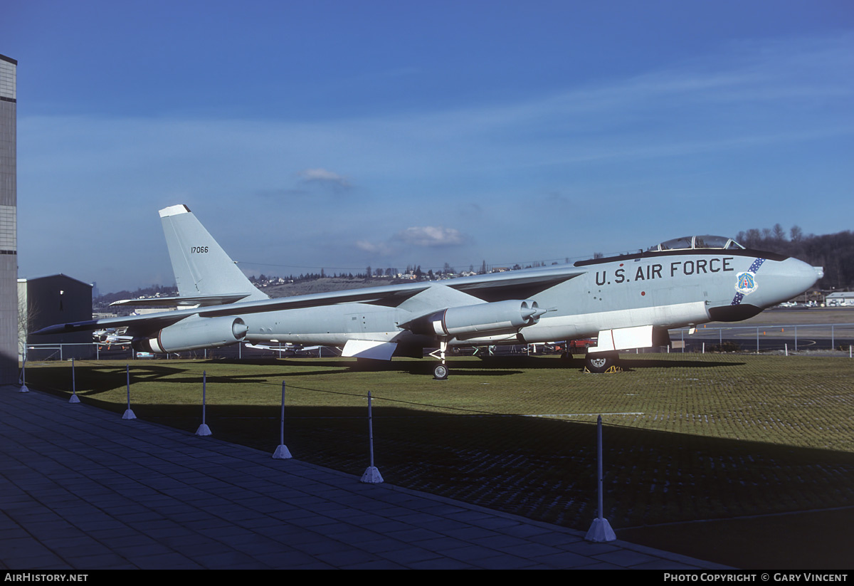 Aircraft Photo of 51-7066 / 17066 | Boeing WB-47E Stratojet | USA - Air Force | AirHistory.net #770022