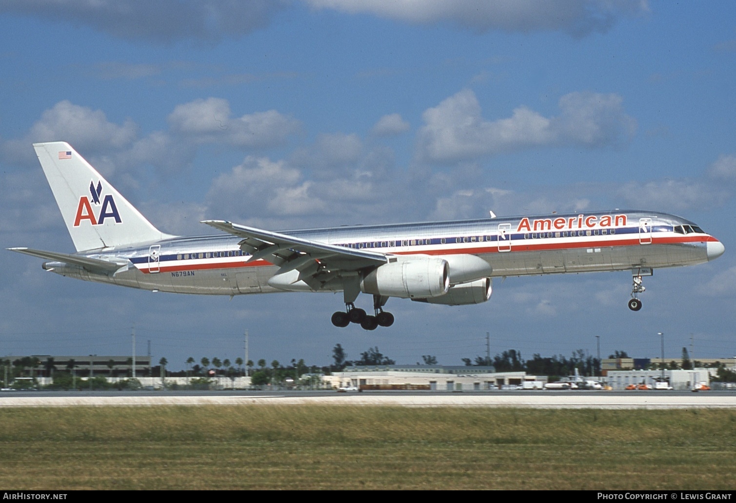 Aircraft Photo of N679AN | Boeing 757-223 | American Airlines | AirHistory.net #770125