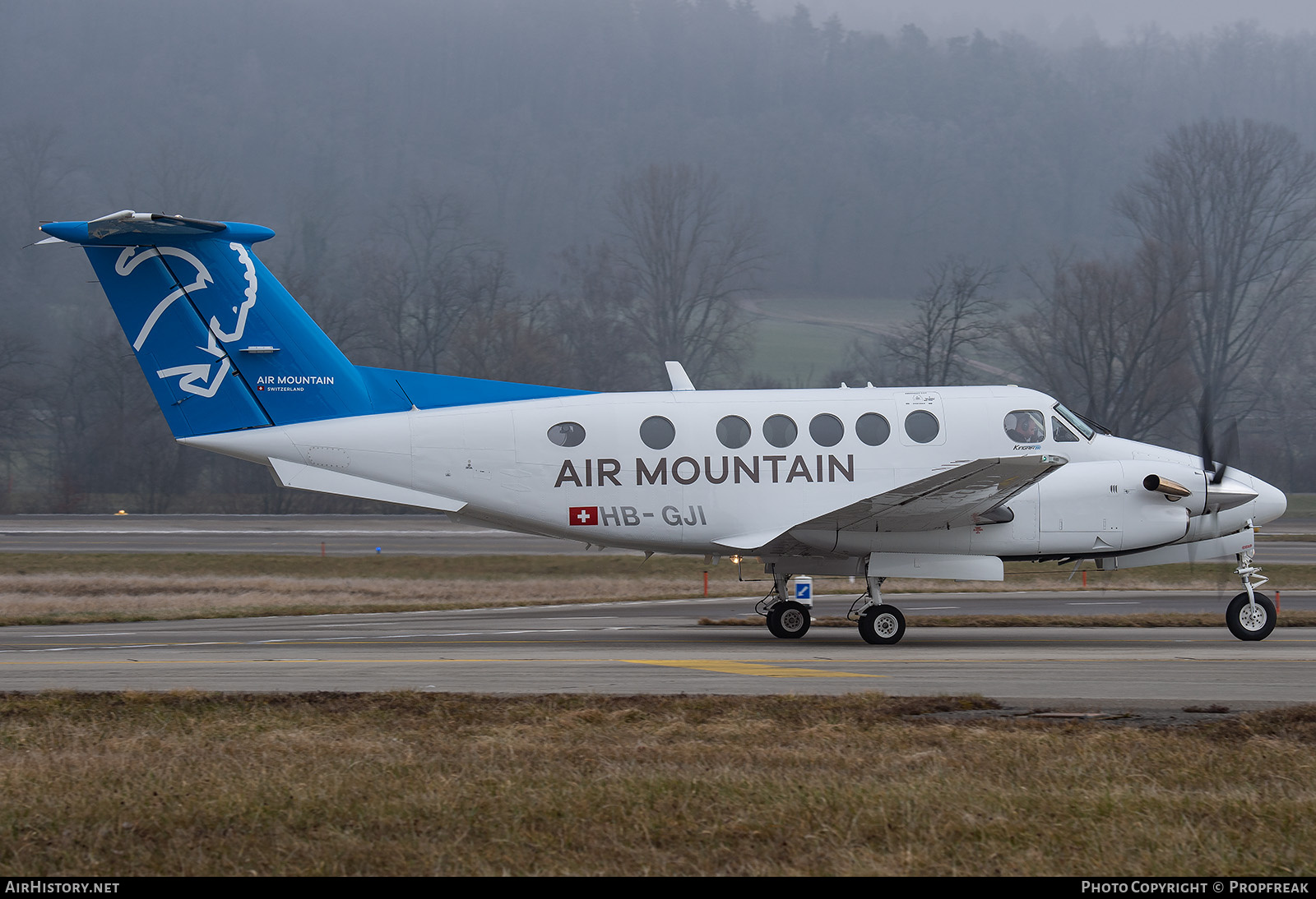 Aircraft Photo of HB-GJI | Beech 200 Super King Air | Air Mountain | AirHistory.net #770257