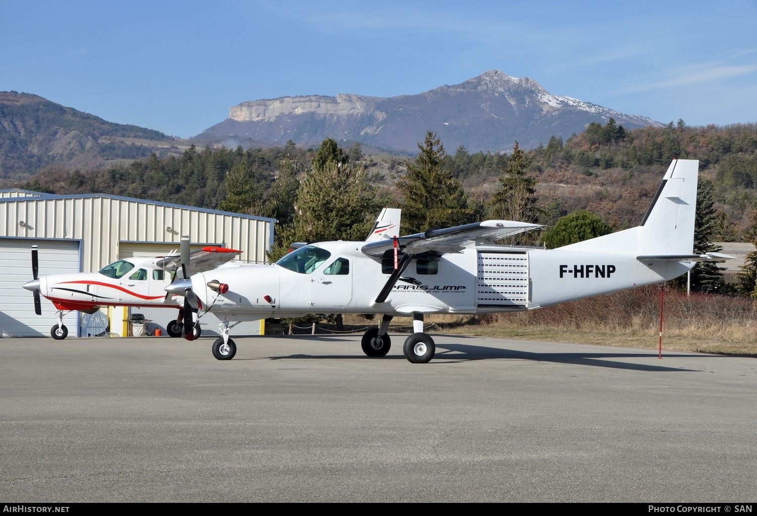 Aircraft Photo of F-HFNP | Cessna 208B Grand Caravan | Paris Jump | AirHistory.net #770310