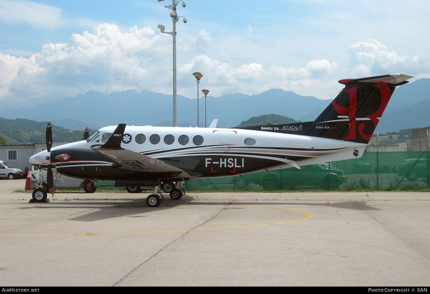 Aircraft Photo of F-HSLI | Hawker Beechcraft B200GT King Air | SAMU - Service d'Aide Médicale Urgente | AirHistory.net #770313