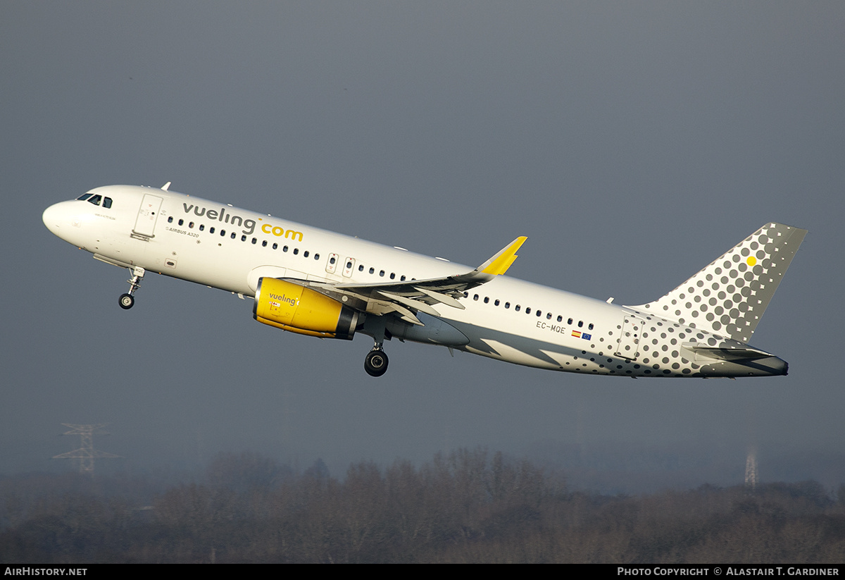 Aircraft Photo of EC-MQE | Airbus A320-232 | Vueling Airlines | AirHistory.net #770360