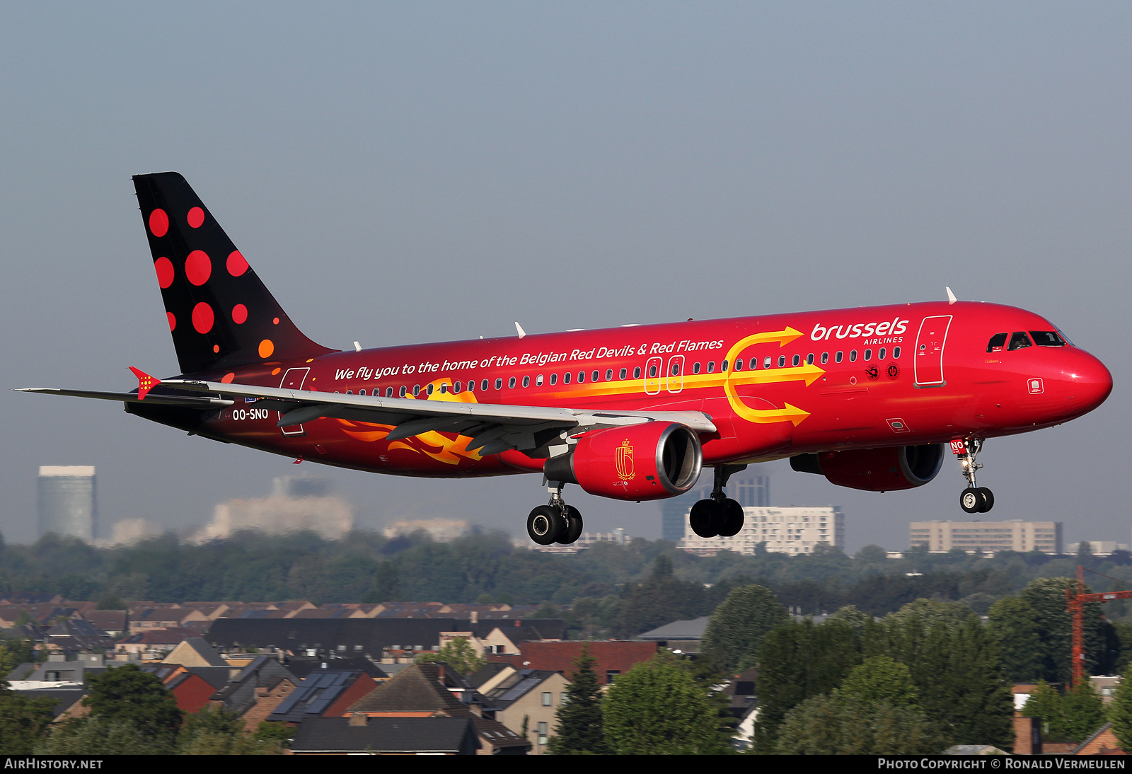 Aircraft Photo of OO-SNO | Airbus A320-214 | Brussels Airlines | AirHistory.net #770474