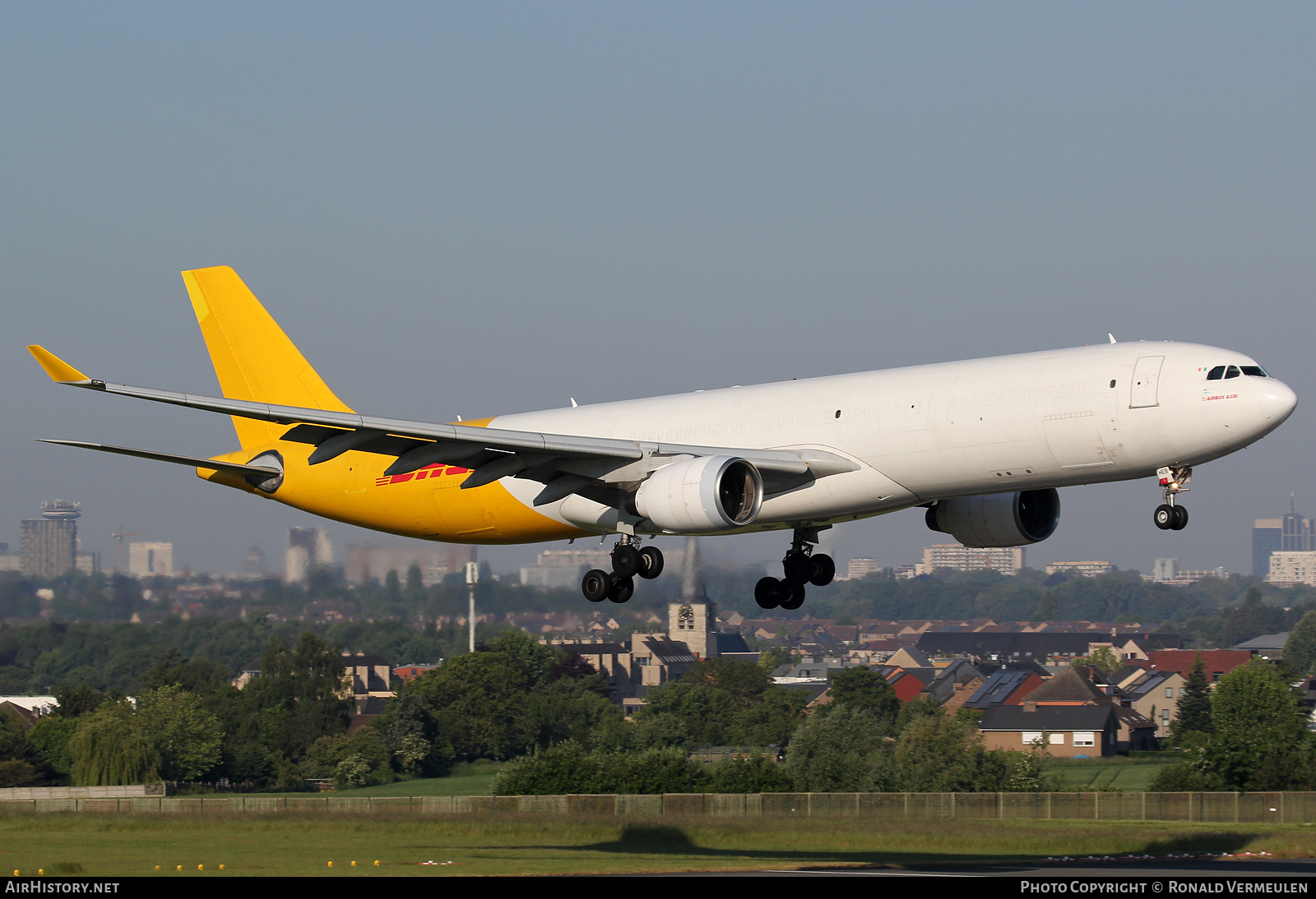 Aircraft Photo of EI-HEB | Airbus A330-322/F | DHL International | AirHistory.net #770535