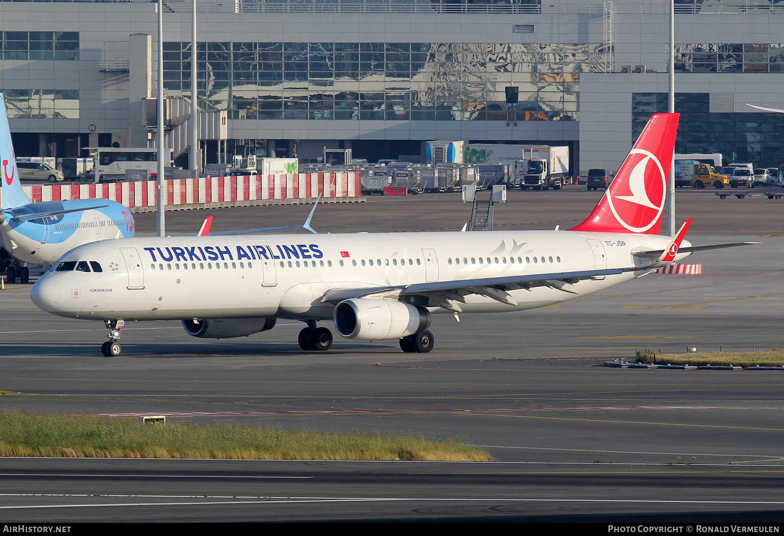 Aircraft Photo of TC-JSN | Airbus A321-231 | Turkish Airlines | AirHistory.net #770537