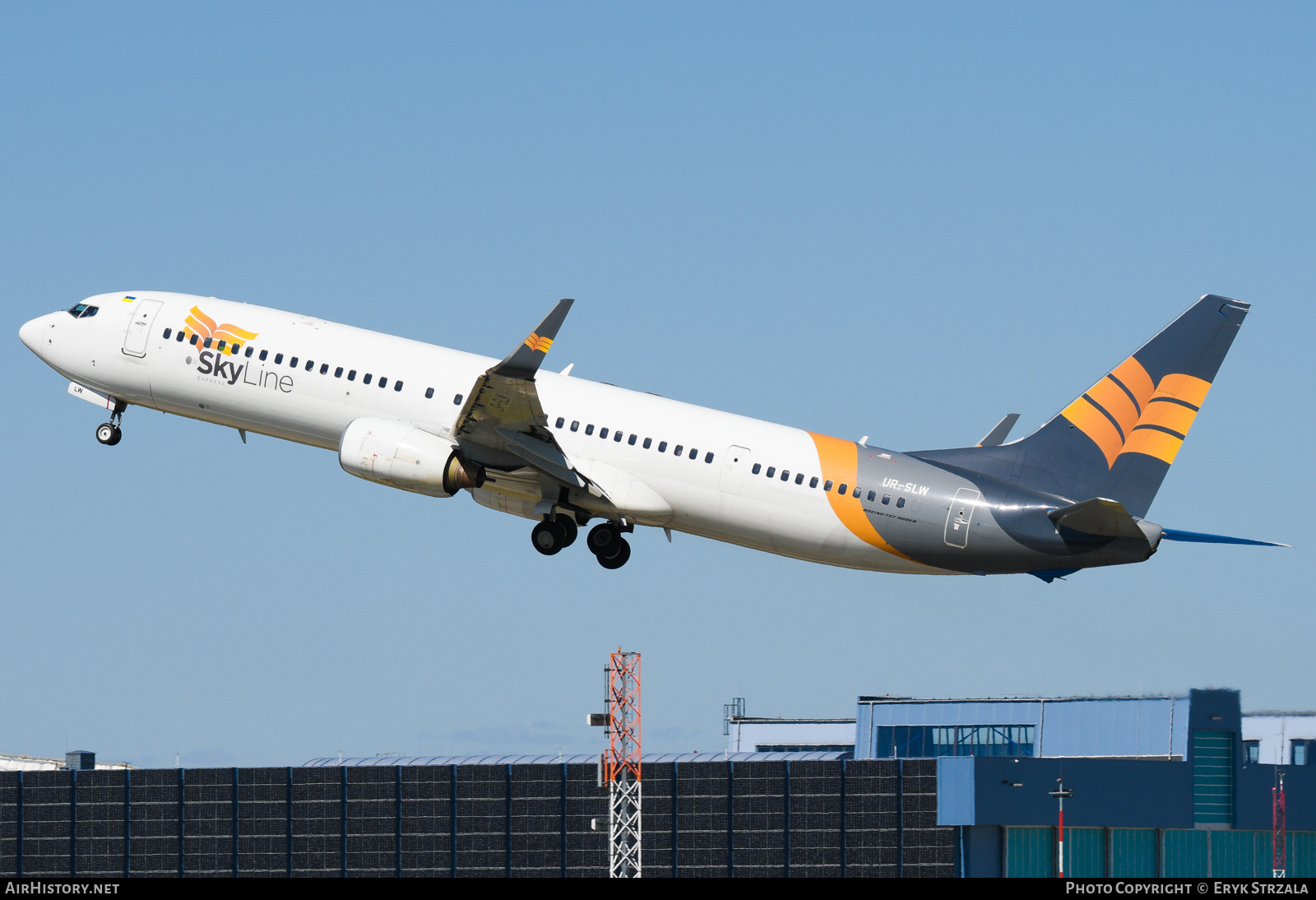 Aircraft Photo of UR-SLW | Boeing 737-94X/ER | SkyLine Express Airline | AirHistory.net #770544