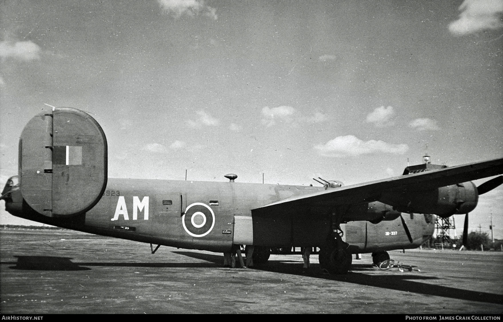 Aircraft Photo of KG923 | Consolidated B-24J Liberator B Mk.6 | UK - Air Force | AirHistory.net #770766